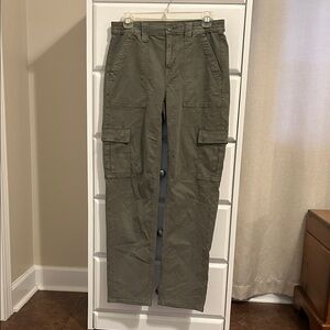 Women’s American Eagle Olive Cargo Pants 4R